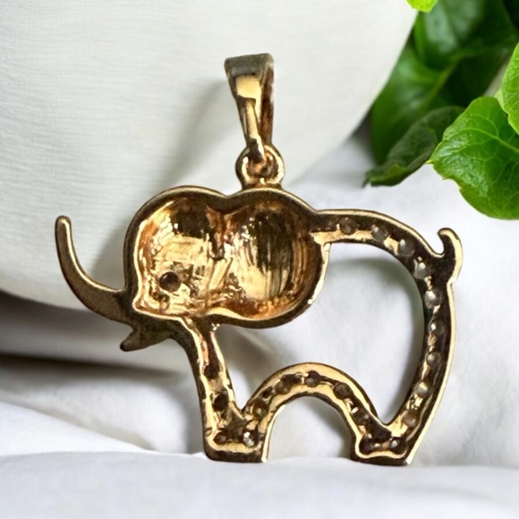 18K Gold Electroplated Pendant and Earrings Set - Picture 5 of 6